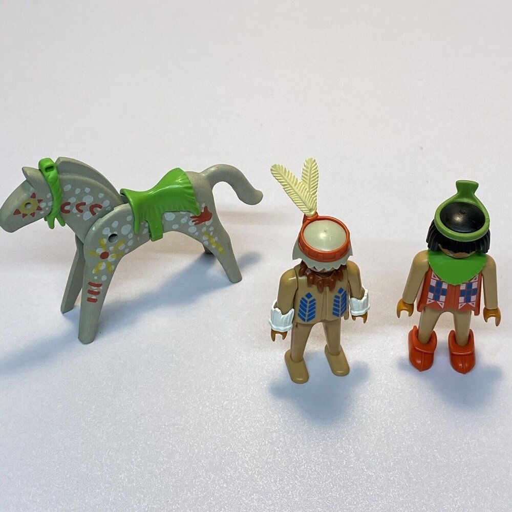 Playmobil 1974 Geobra Native American Indian Man Woman Painted Horse Saddle - Picture 5 of 5